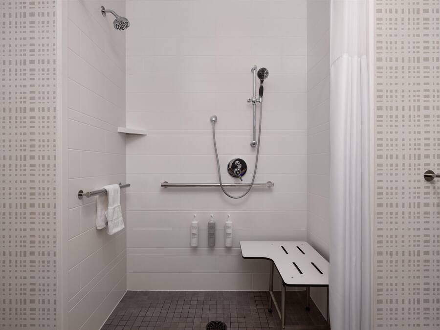 Badkamer met douche