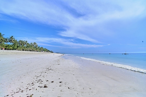 Diani Beachfront Paradise