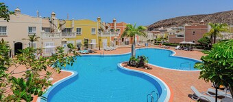 Villa Torriani With Heated Pool Ph11