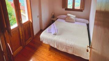 3 bedrooms, iron/ironing board, travel crib, WiFi