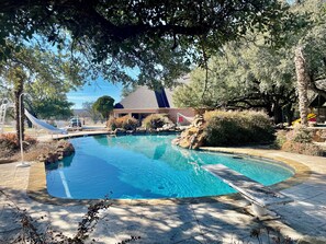 Piscine extérieure, piscine chauffée