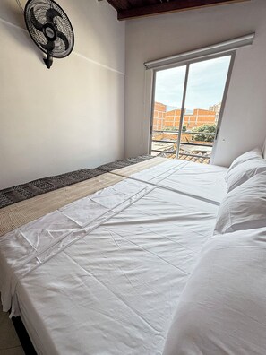 3 soverom, wi-fi (inkludert) og sengetøy