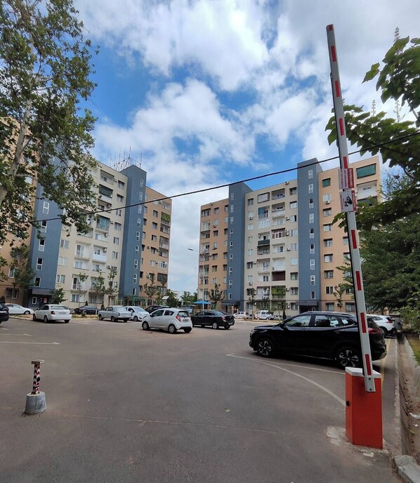 Exterior - Welcome to Tashkent (Tashkent)