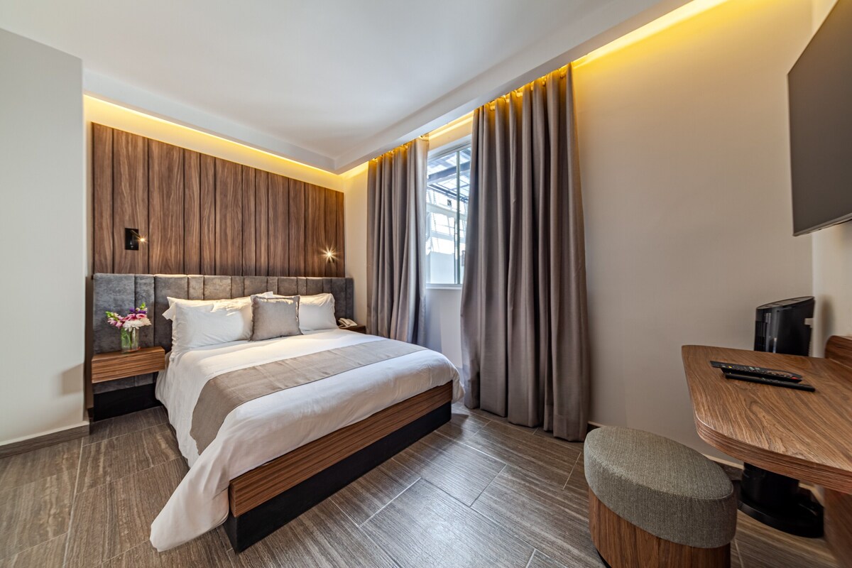 Suite Eksekutif | 1 kamar tidur, seprai premium, brankas, dan setrika/meja setrika