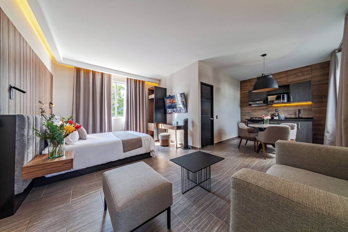 Suite Deluks | 1 kamar tidur, seprai premium, brankas, dan setrika/meja setrika