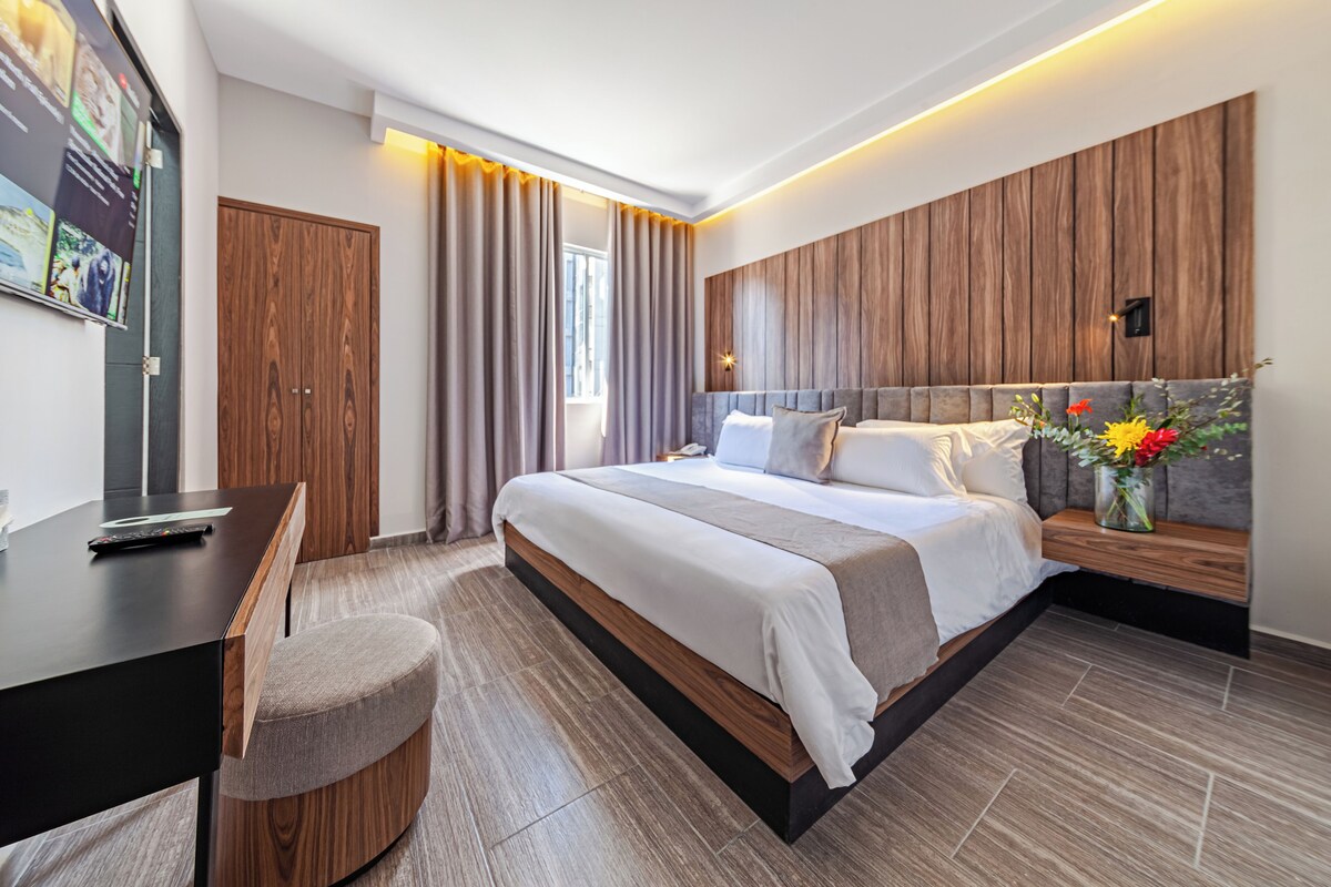 Suite Superior | 1 kamar tidur, seprai premium, brankas, dan setrika/meja setrika