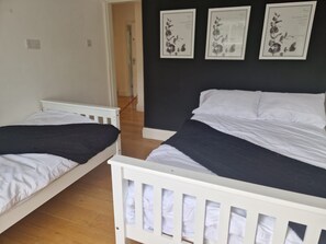 Apartment, Balcony