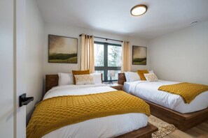 3 chambres, fer et planche à repasser, Wi-Fi, draps fournis