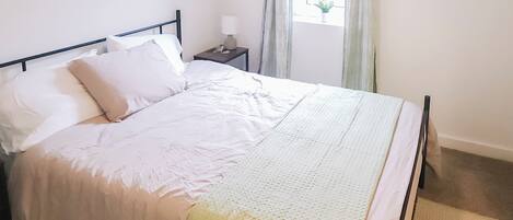 2 bedrooms, iron/ironing board, WiFi, bed sheets