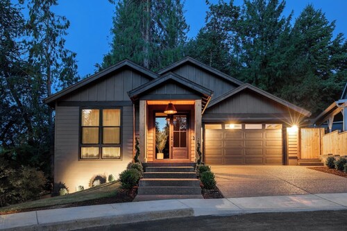 Stefenee Lodge - Base of Mt.Hood, Luxury Getaway