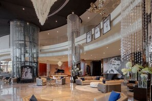 Lobby - 1-BR with Burj Khalifa View (Dubai)