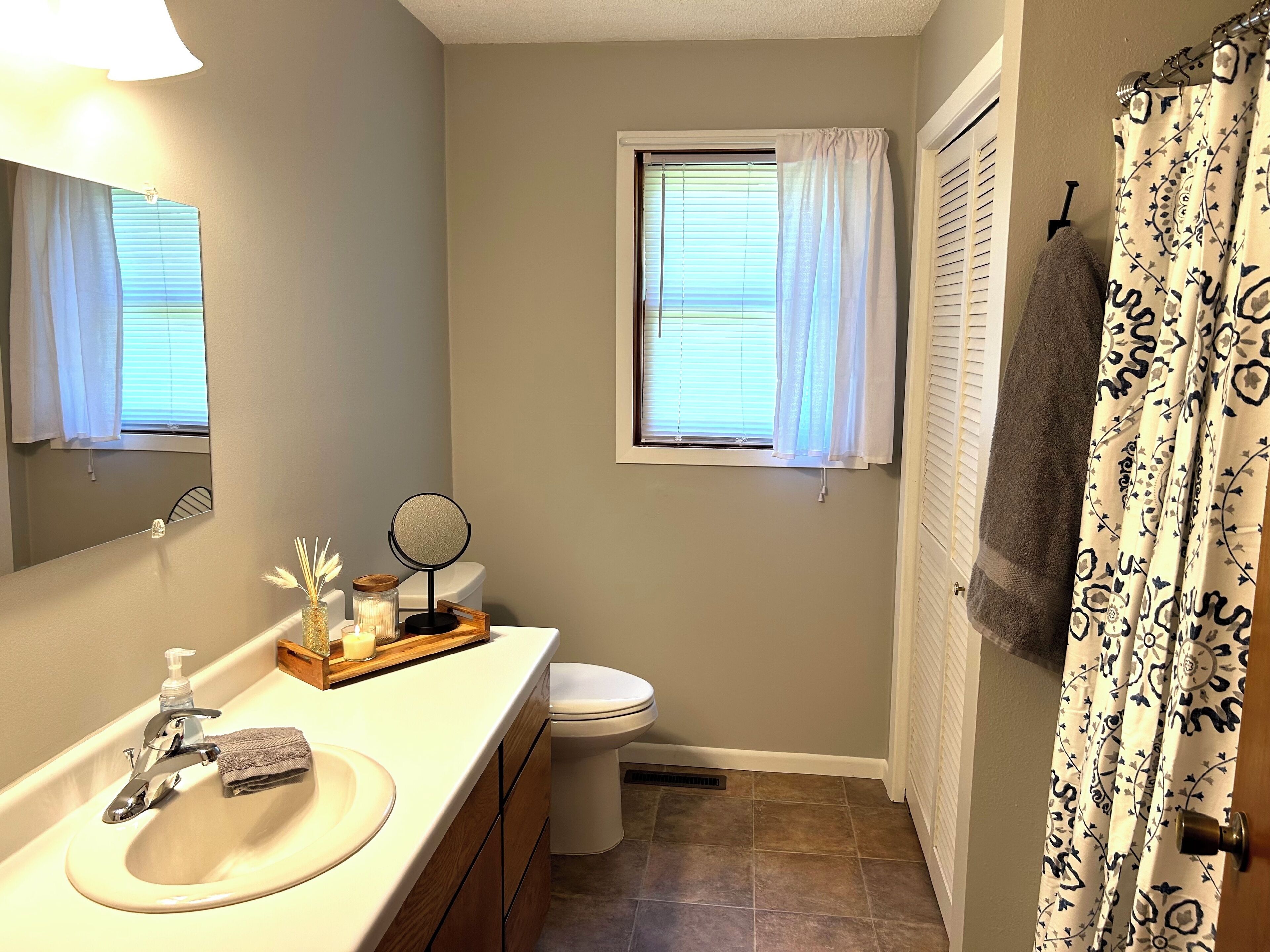 淋浴设施、吹风机、毛巾、肥皂