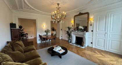 3 Bedrooms Apartment in Marais
