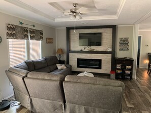 Smart-TV, Kamin, Videospiele