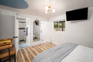 1 bedroom, free WiFi, bed sheets - Awesome Casita centrally located in quiet historic district (Tucson)