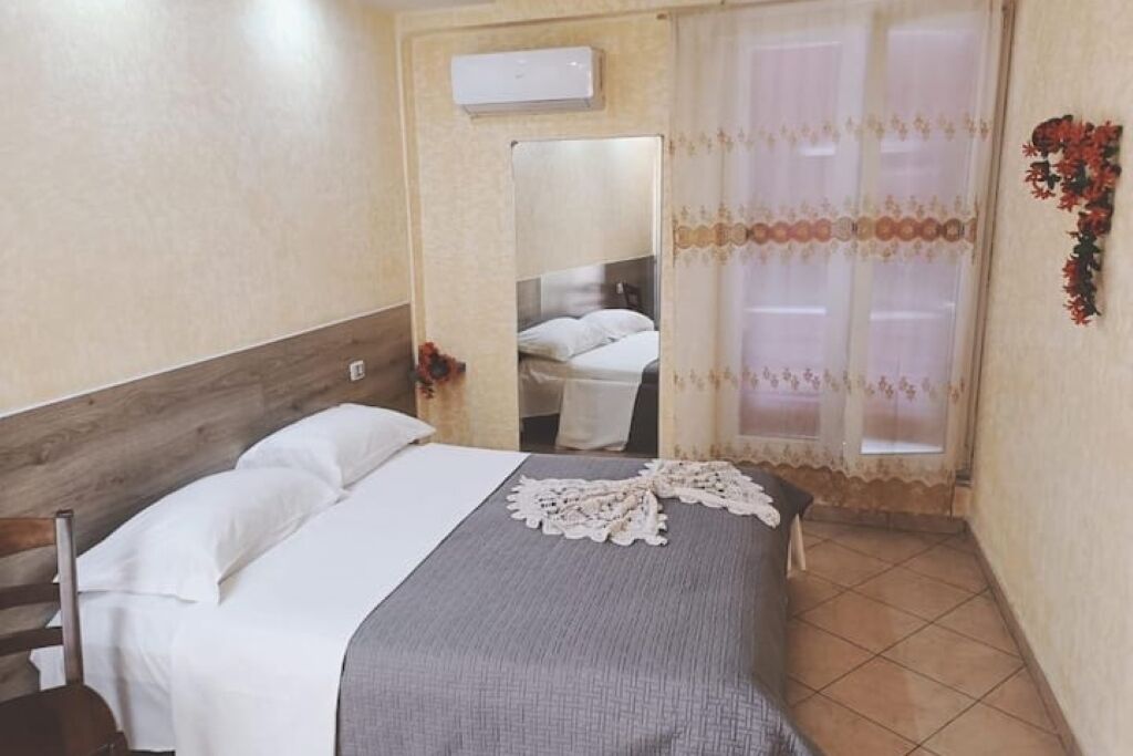 1 chambre, fer et planche à repasser, Wi-Fi, draps fournis