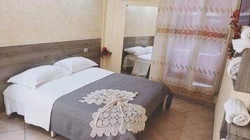 1 chambre, fer et planche Ă repasser, Wi-Fi, draps fournis