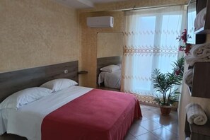 1 bedroom, iron/ironing board, WiFi, bed sheets