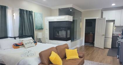 Cozy 1-bedroom condo with AC, WiFi in charming Amador City
