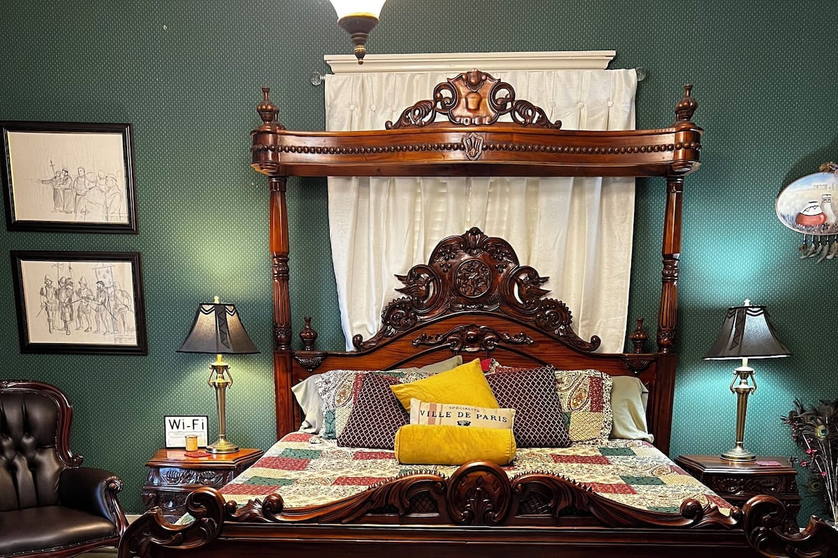 The Library | Iron/ironing board, free WiFi
