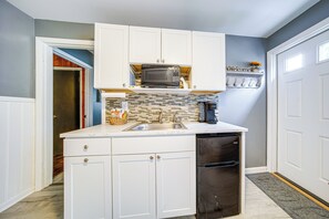 冷蔵庫、電子レンジ、コーヒー / ティーメーカー、トースター