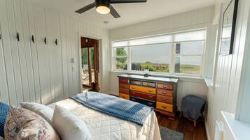 4 bedrooms, free WiFi, bed sheets