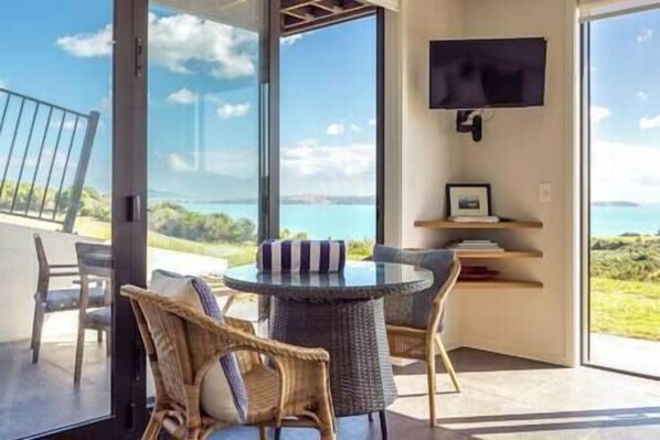 Interior - Tradewinds Apartment by Waiheke Pure. (Waiheke Island)