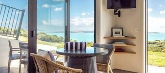 Tradewinds Apartment by Waiheke Pure.