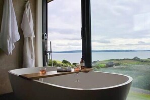 Hårtørrer, håndklæder