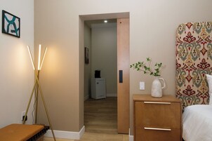 2 Room Suite | Desk, laptop workspace, iron/ironing board, free WiFi