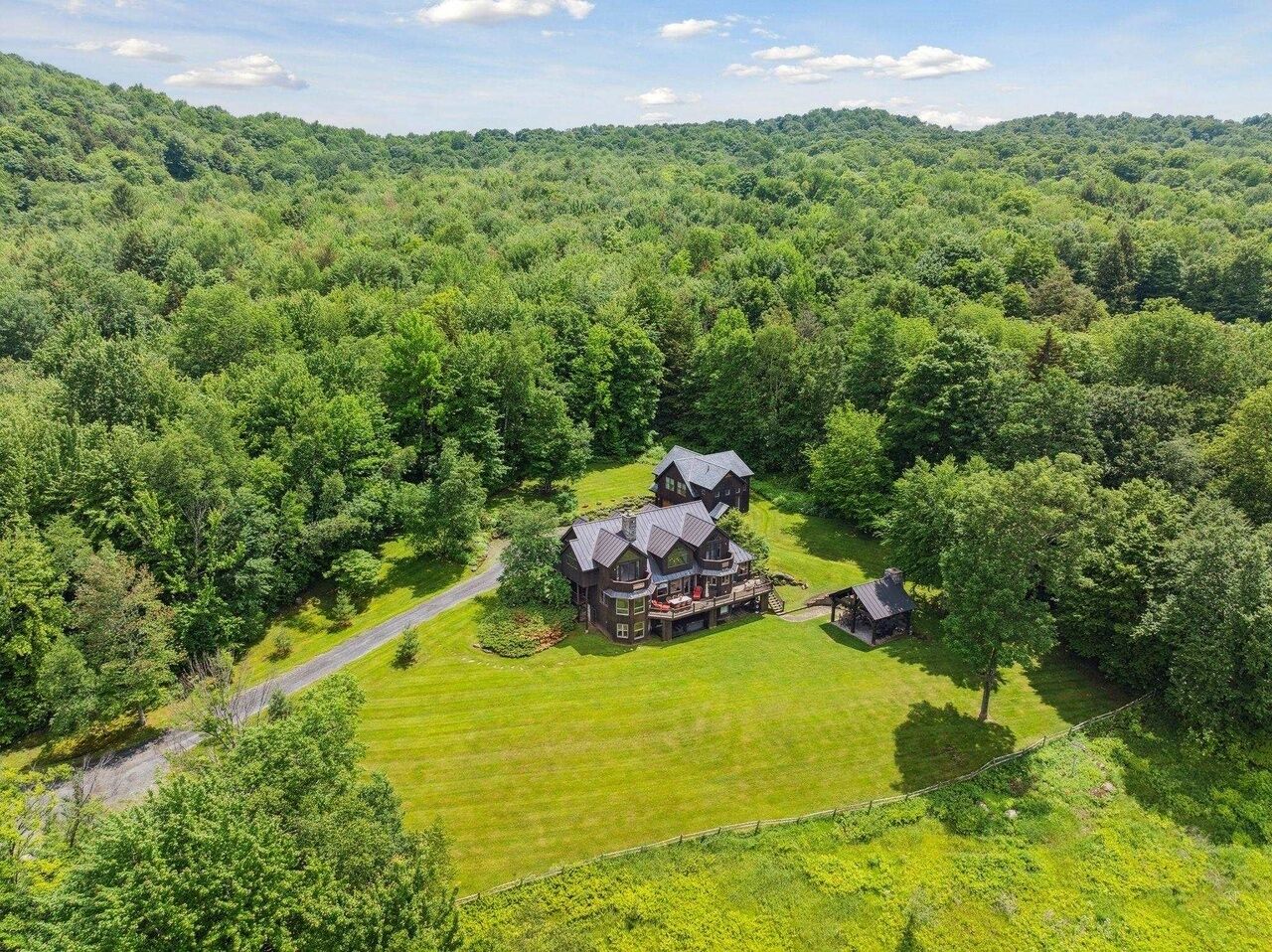 Gin Brook Estate - Spectacular mountain views!