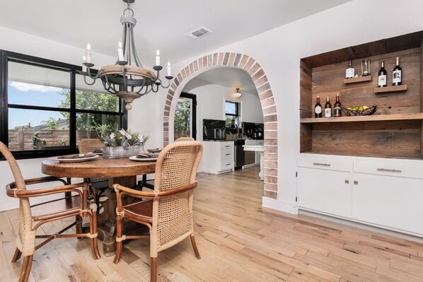 Dining - Hale Haus | 3/2, Full Kitchen, Hot Tub, Fire-Pit, Grill, Pet Friendly w/ Fee (Fredericksburg)