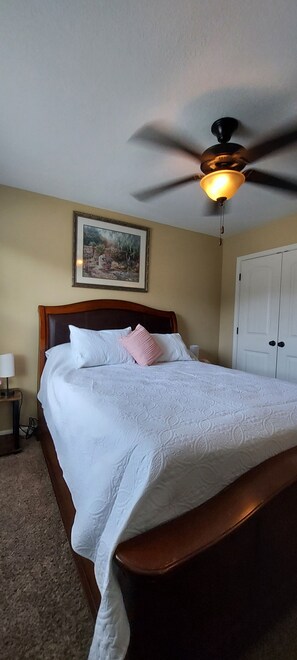 5 bedrooms, desk, iron/ironing board, free WiFi