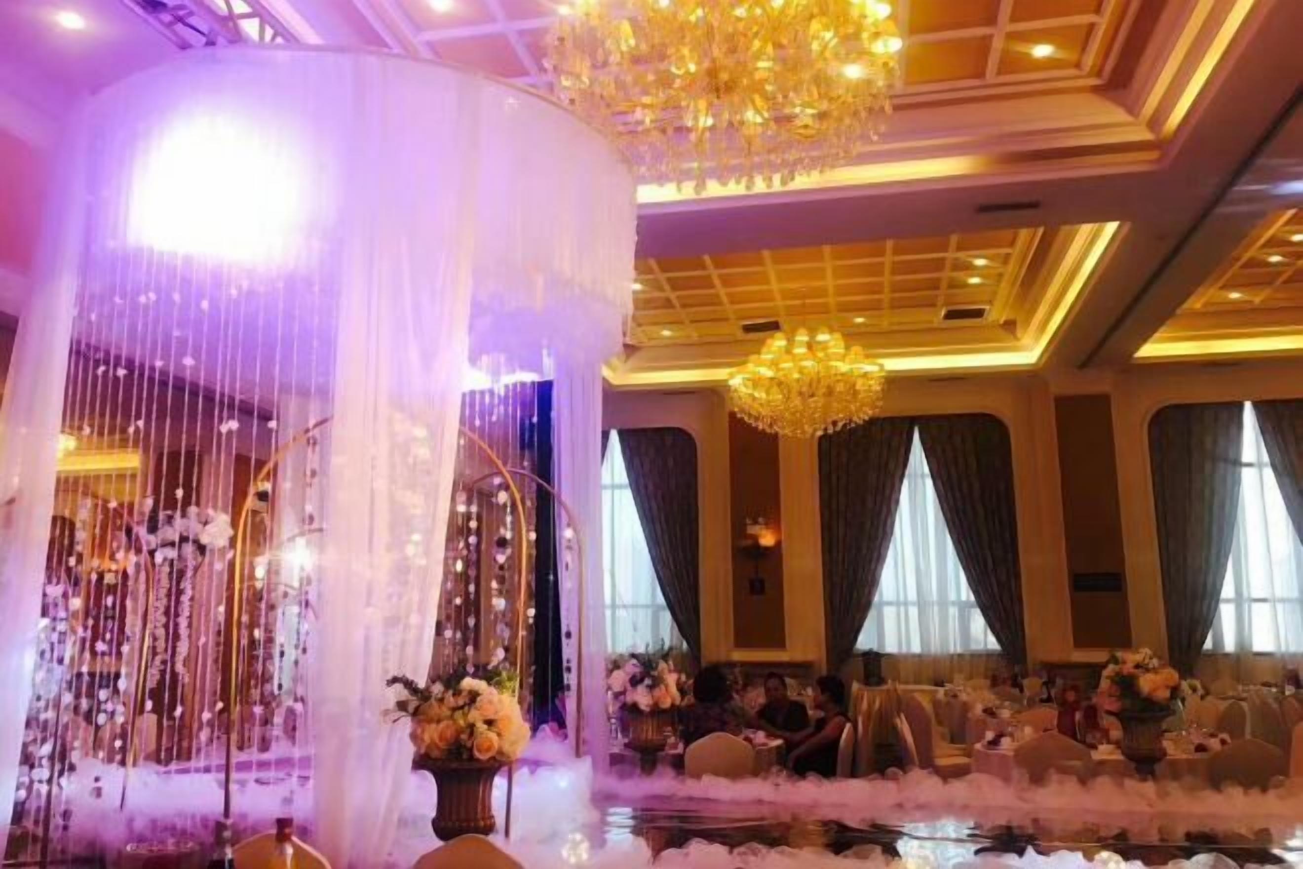 Khu tổ chức tiệc cưới trong nhà