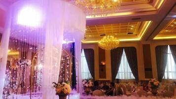 Khu tổ chức tiệc cưới trong nhà