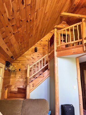 Interior - Charming family-friendly 3-bedroom lakehouse in peaceful Chestertown (Chestertown)