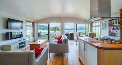 Lakefront Lodge with direct lake access - Fallbarrow Park, Bowness