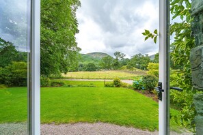Property grounds - Broad How -  Large house ideal for families or walking groups. (Patterdale)