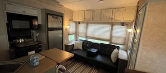 Cozy RV in enchanting Soldotna with AC, WiFi