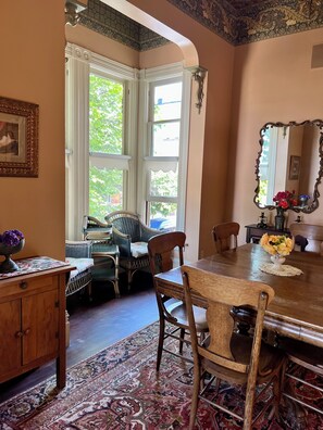 Dining - 2 bedroom Waterfront Victorian Apartment (Eureka)