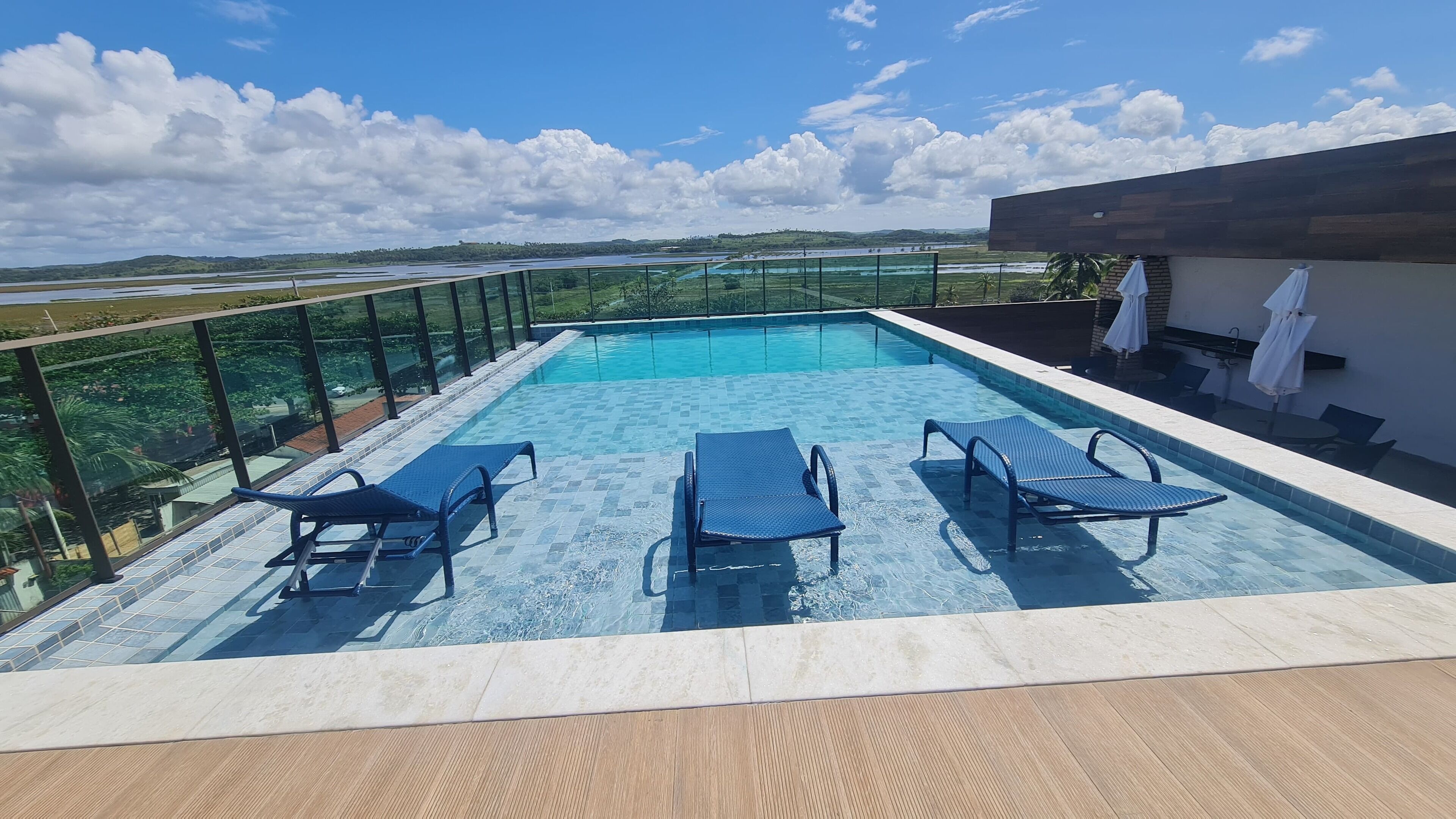Piscine sur le toit