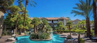 Affordable & Elegant Condo Near Vegas Strip