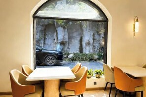 Restaurant - Vienna Hotel (Guiyang Fountain Subway Station Yangmingci Subway Station) (Guiyang)