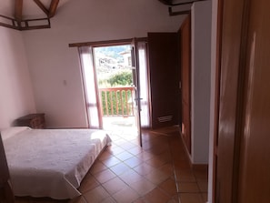 3 soverom, skrivebord, wi-fi og sengetøy