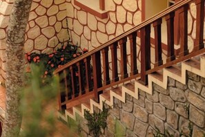 Ảnh chưa phân loại, 4 trong số 144 ảnh, nút