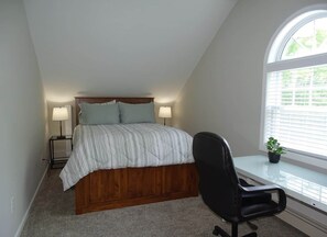 1 bedroom, desk, iron/ironing board, WiFi