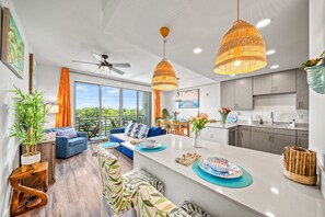 Interior - Resort Pool & Spa, Fitness Center, Pet Friendly, Waterfront Condo in Downtown! (Sarasota)