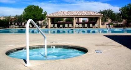 Cozy home in the heart of the desert! 5 minutes from the Saguaro National Park!