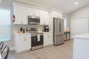 Fridge, microwave, oven, coffee/tea maker