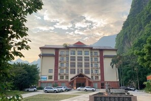 Unclassified image, 3 of 13, button - Lingyun story Hotel (Lingyun)